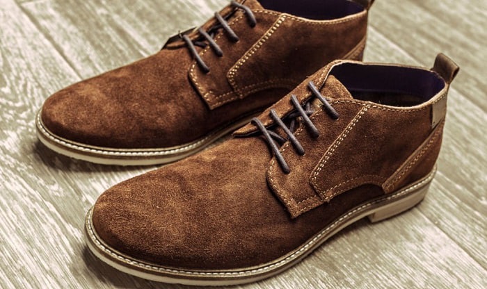 HOW TO STRETCH SUEDE SHOES