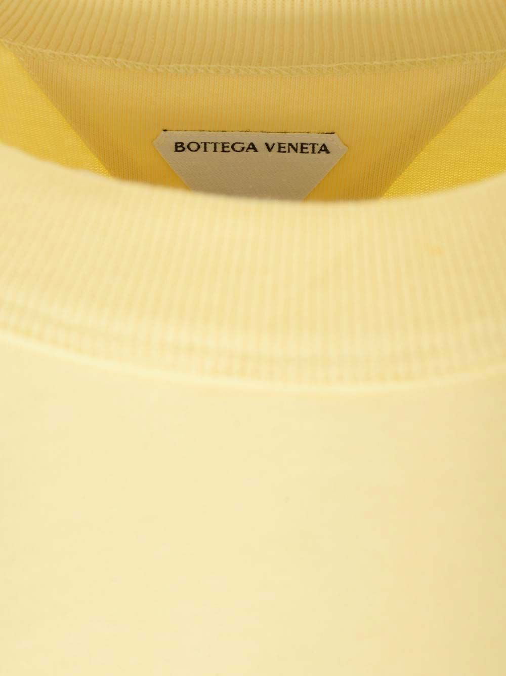 Bottega Veneta Yellow Cropped T-Shirt - Yellow | f2698d64126656f181bc032dc55455a2aa2a02e2