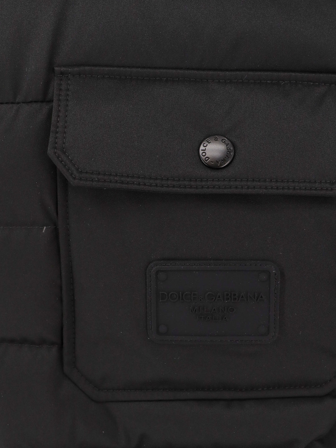 Padded and quilted nylon jacket with frontal logo