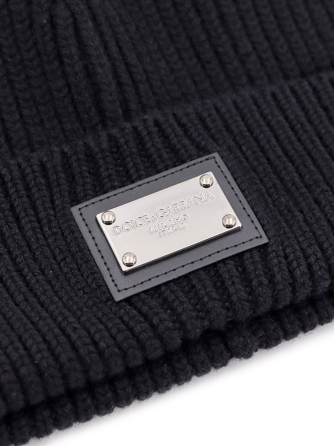 Virgin wool and cashmere hat