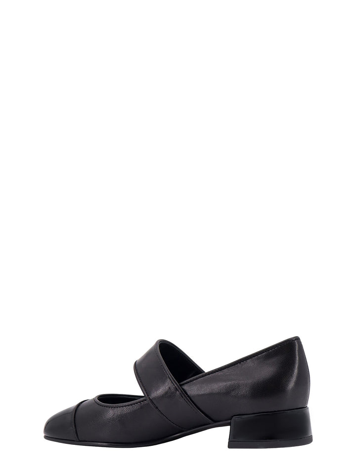 Cap-Toe leather ballerinas