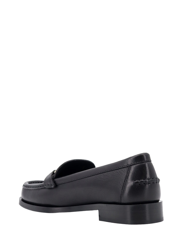 Leather loafer with iconic Gancini detail