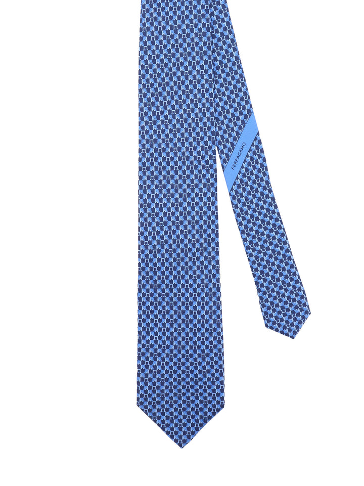 Silk tie