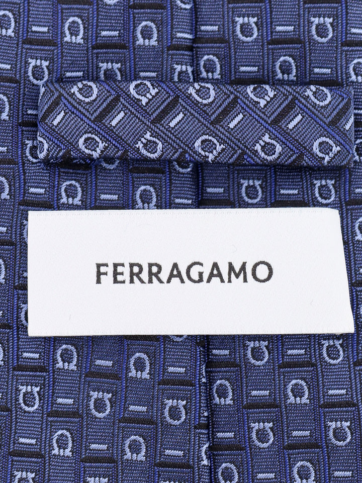 Silk tie with Gancini motif