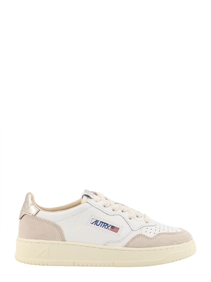 Low-Top leather sneakers with logo embroidery