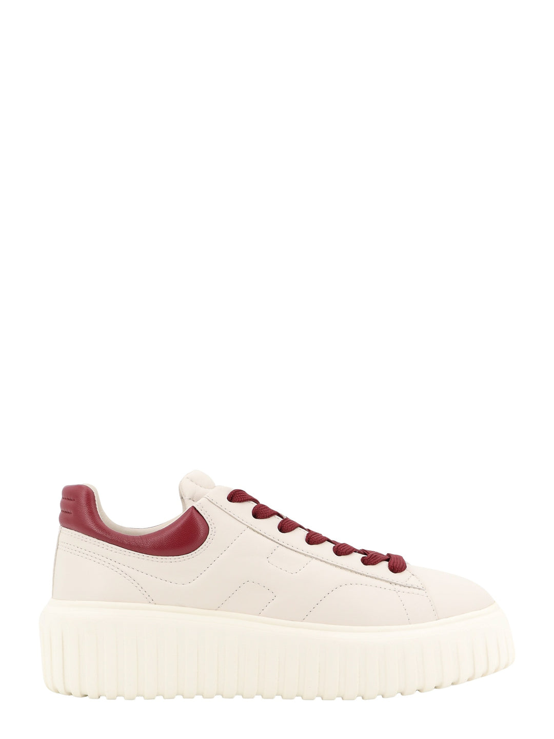 Leather sneakers with contrasting detail