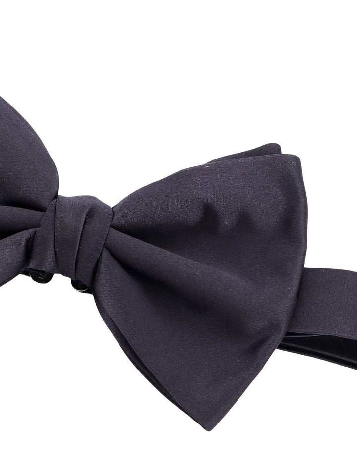 Silk bowtie