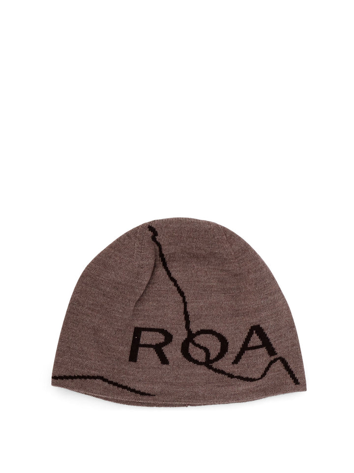 Ribbed wool hat with contrasting logo detail