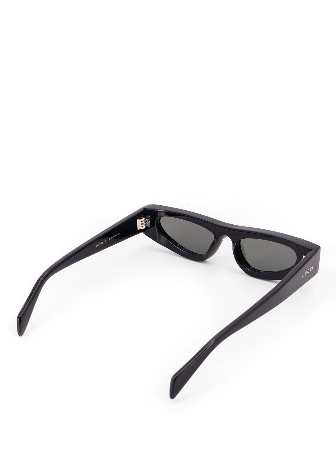 Acetate sunglasses with engraved logo on the side