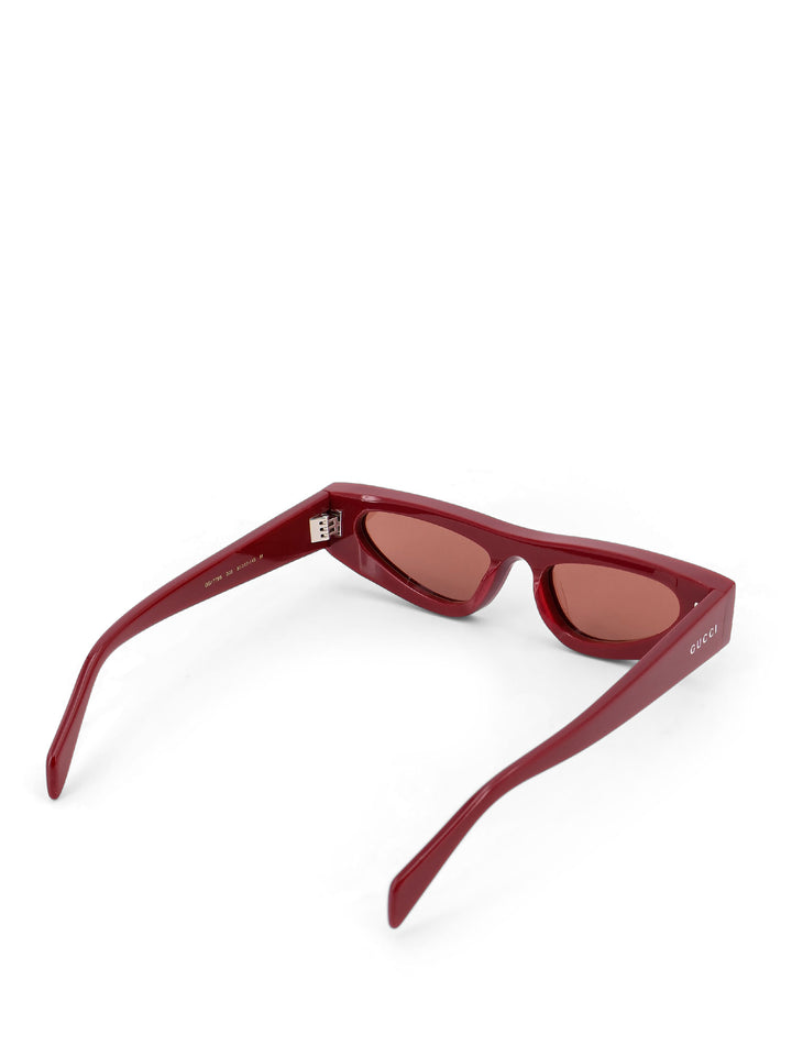 Acetate sunglasses with engraved logo on the side