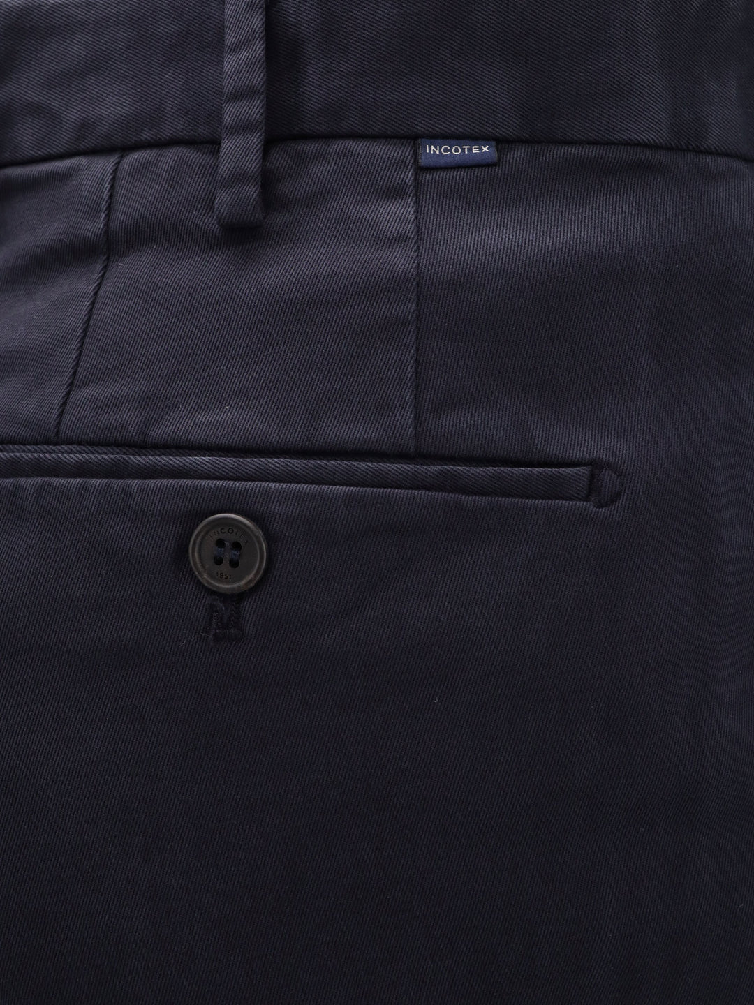 Tapered Fit cotton trouser with pinces and logo tag