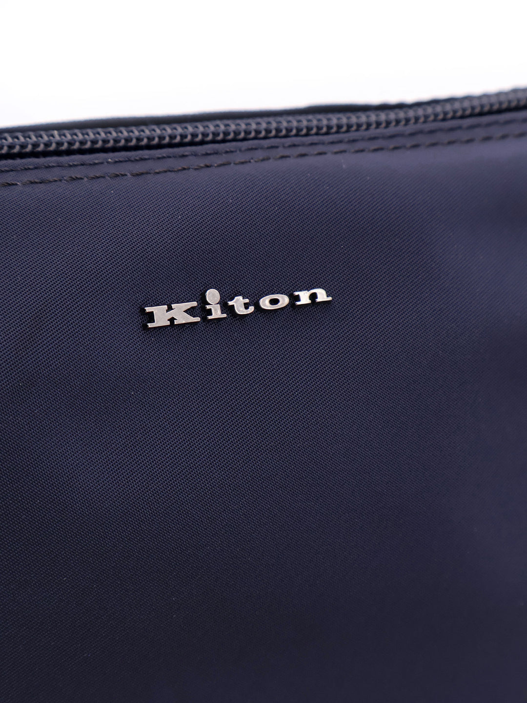 Nylon beauty case with metal logo