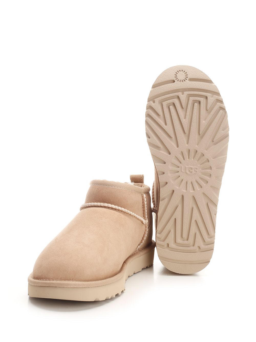 Ugg Classic Ultra Mini Boots - Black | 3b6f465cc5ace5dcd670ab9567552163f6054483