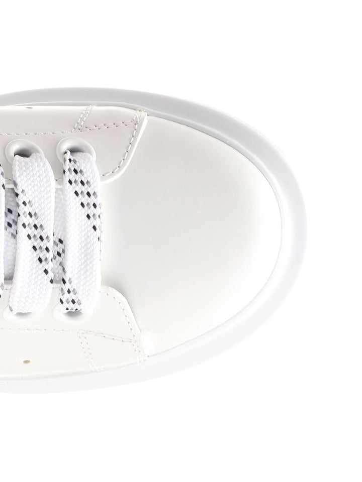 Mcqueen Oversized  With Black Heel Sneakers - Black | b67ea0a544fbb0731fc8ea01dc2ecb4d356ac968
