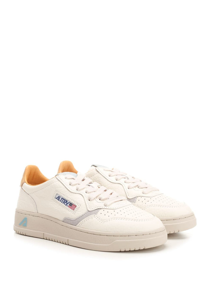 Autry  Medalist Low Sneakers - White | fbbb2c1ef88dcebd2b7516bc990fc34daf4696fd