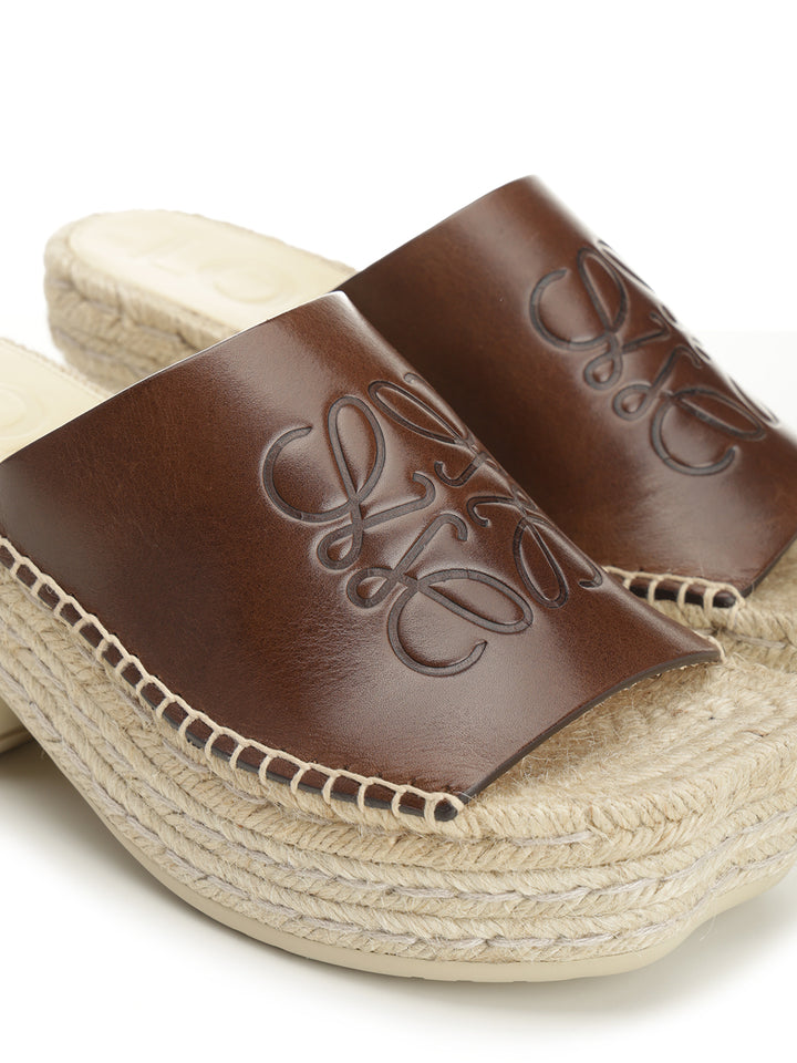 Loewe Petal Platform Espadrilles In Vegetable Tanned Calfskin Sandals - Brown | 421fe48cf54f2fa6370a4588462dae40700a9ea1