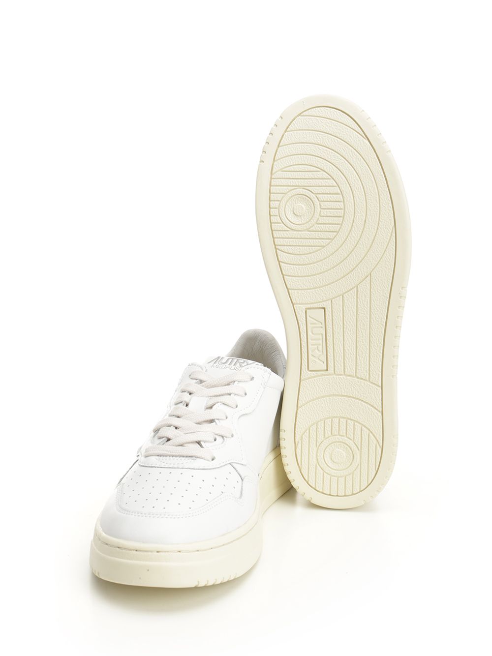 Autry  Medalist Low Sneakers - White | c732348c75edc032344c330bea23e0aa61baa6c4