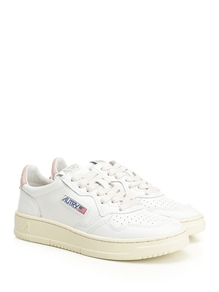 Autry  Medalist Low Sneakers - White | 5e6de5c84c802fe7ff787628303879f10c41a957