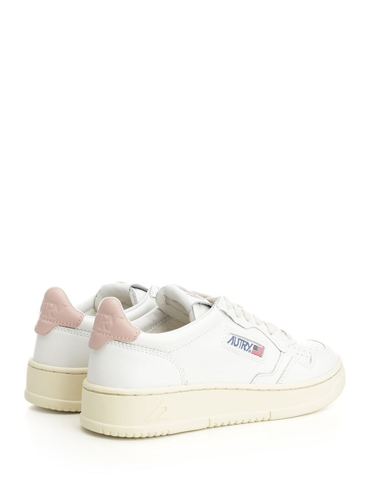 Autry  Medalist Low Sneakers - White | d862235e58aa98dc07ecafdf6f2fc78d0f9bfee8