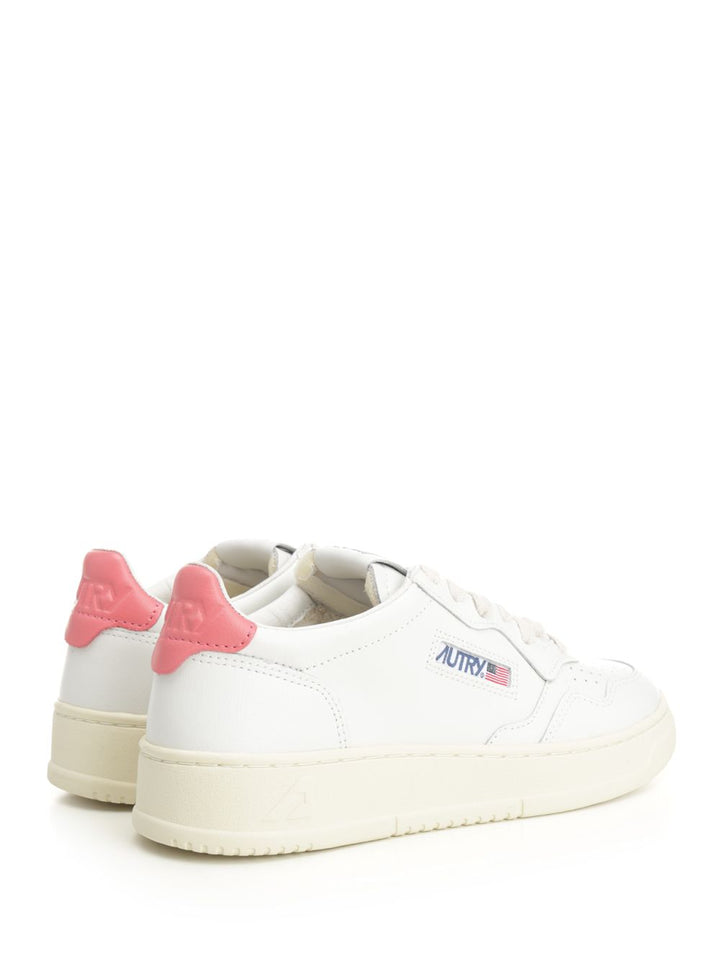 Autry  Medalist Low Sneakers - Gold | fac162396cb196472d2c7882e55091621b444b64