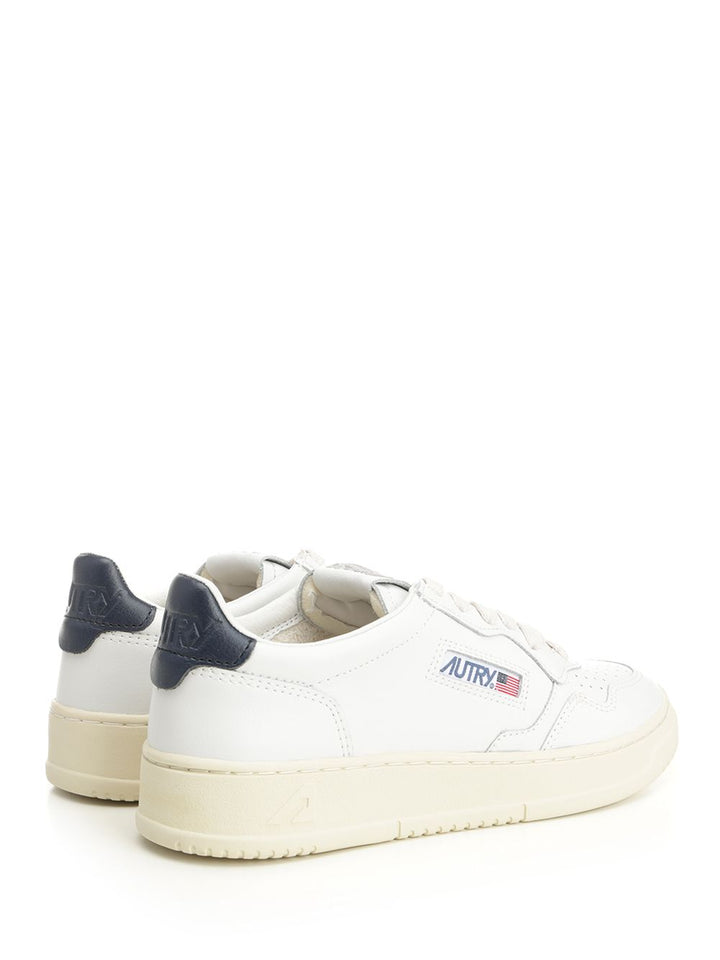 Autry  Medalist Low Sneakers - Blue | 40a3db5cf4a2a3a6bcd3c8c4580a4ea5ac9424f0