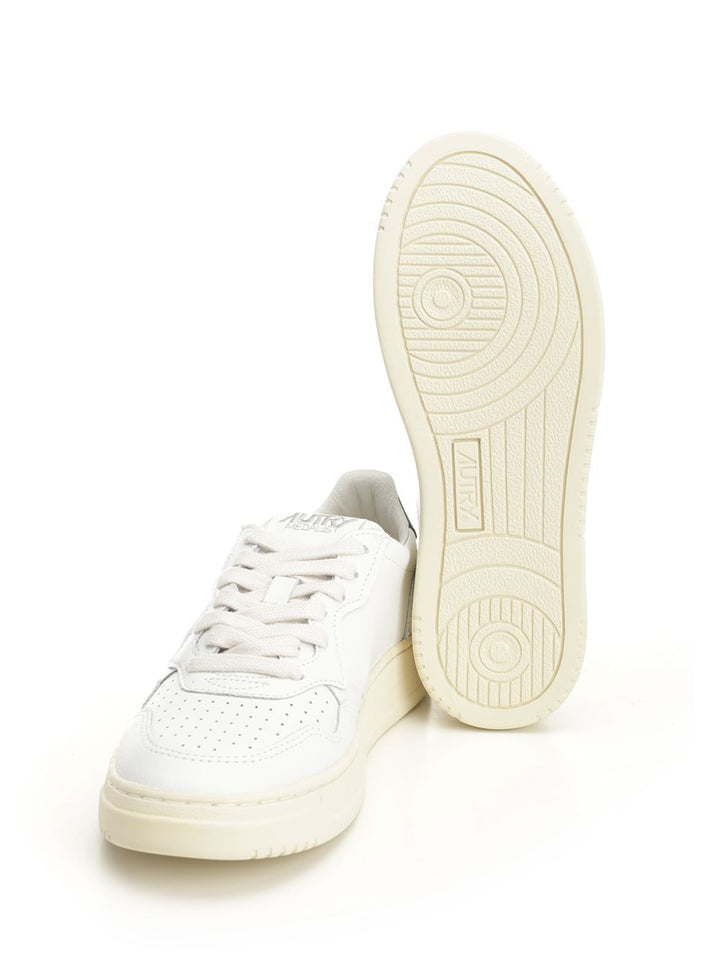 Autry  Medalist Low Sneakers - Blue | 3472f80d77a00f475495b416fc387e16c23041c1