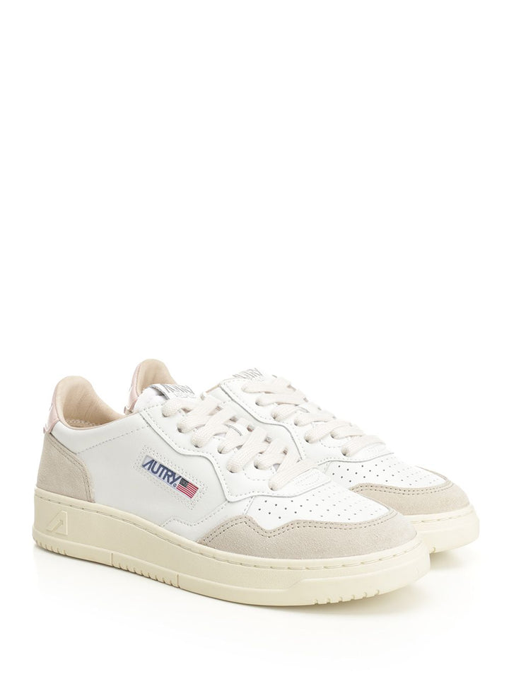 Autry  Medalist Low Sneakers - White | 51db01f8b8211ad0a2f19bf288e96dc9d53a966d