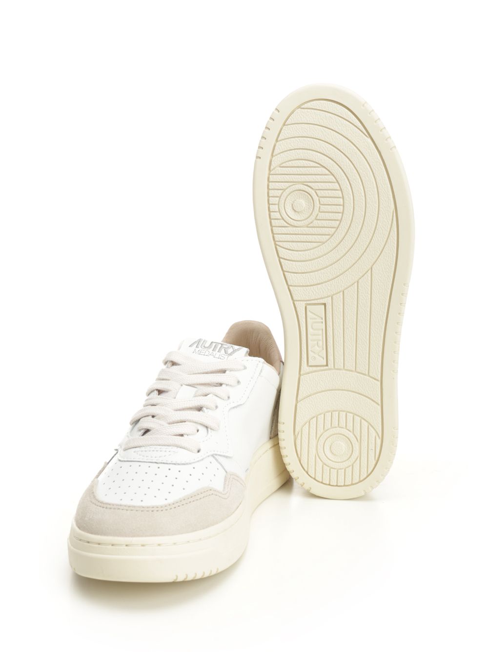Autry  Medalist Low Sneakers - Rose | 3fc4710fd03124b50aa516c0f162907b1b51995d