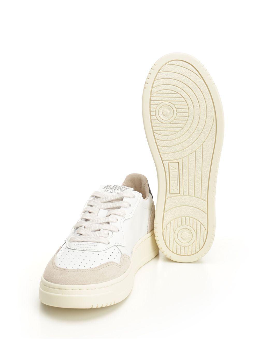 Autry  Medalist Low Sneakers - Gold | cd1a402312e864cfd8b78720bcdc5f6877dc2935