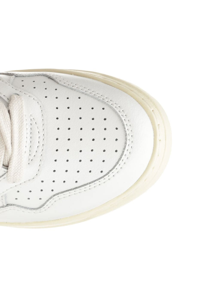 Autry  Medalist Low Sneakers - White | c772fac24e96910ef34b3d408876cc2adc6e6103