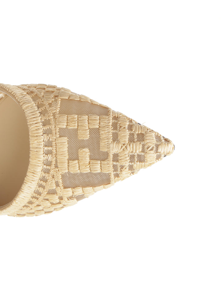 Fendi Colibrì Pumps - Beige | b61431b769966cce9b0641b234c85c2e044cc5cc