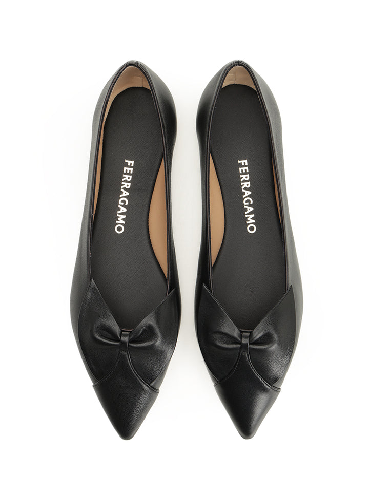Ferragamo Ballerina With Bow Scarpe basse - Black | 5c486ad34b35d69d58ca5fda429316eeaf137374