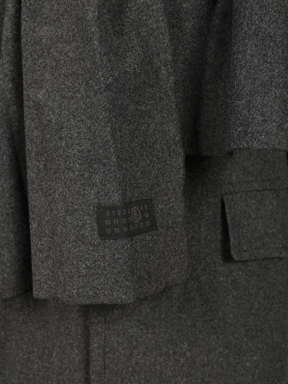 Mm6 Maison Margiela Coat With Scarf Coats - Grey | 07798f3ff97c9e73f24b8671d05380c147def969