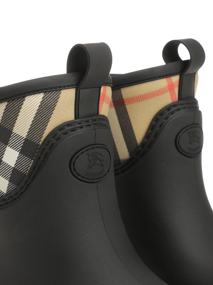 Burberry Marsh Stamp Rubber Ankle Boots - Black | 7f8770dd60478e3f11b1b9faa63585d5bc9c70d6