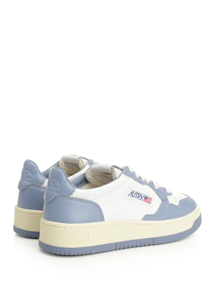Autry  Medalist Low Sneakers - Light blue | 18d5e9a37033a0b1809255ec522b5ce50b23fd65