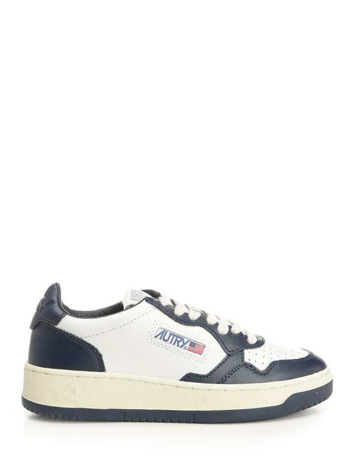 Autry  Medalist Low Sneakers - Black | 90da3715f3fb324fda2ea4b0ba52942d573a0d52