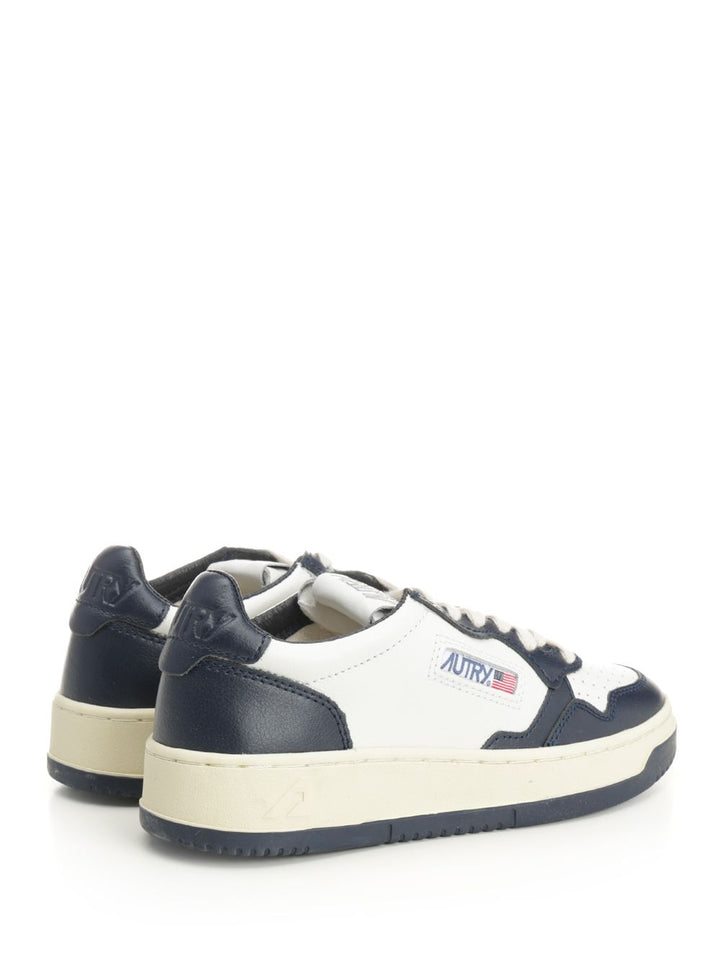 Autry  Medalist Low Sneakers - Black | 276fa96161107edcbe1a3a7b5ea60e0472be5542