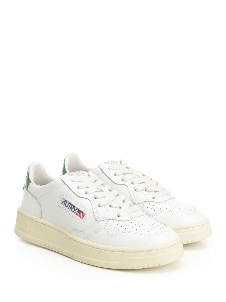 Autry  Medalist Low Sneakers - White | 6e99a13f636eec02a0571530e9e0e9b3376e40a3