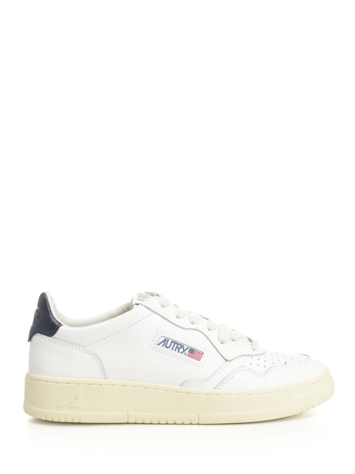 Autry  Medalist Low Sneakers - White | 33139fd4bd760f911b62ad03f61c0a7abc80fcb9