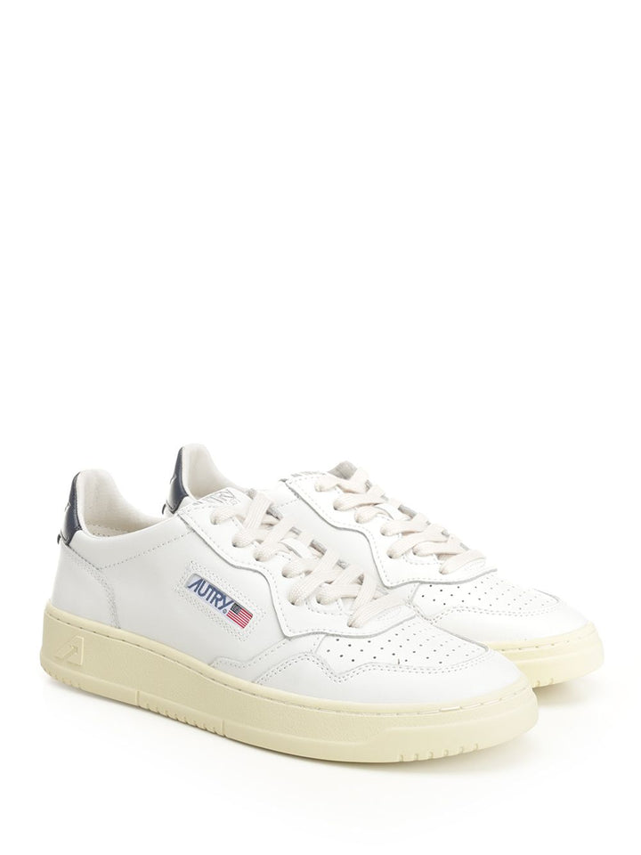 Autry  Medalist Low Sneakers - White | a127707104210434f52014c9182da8876f0db1ac