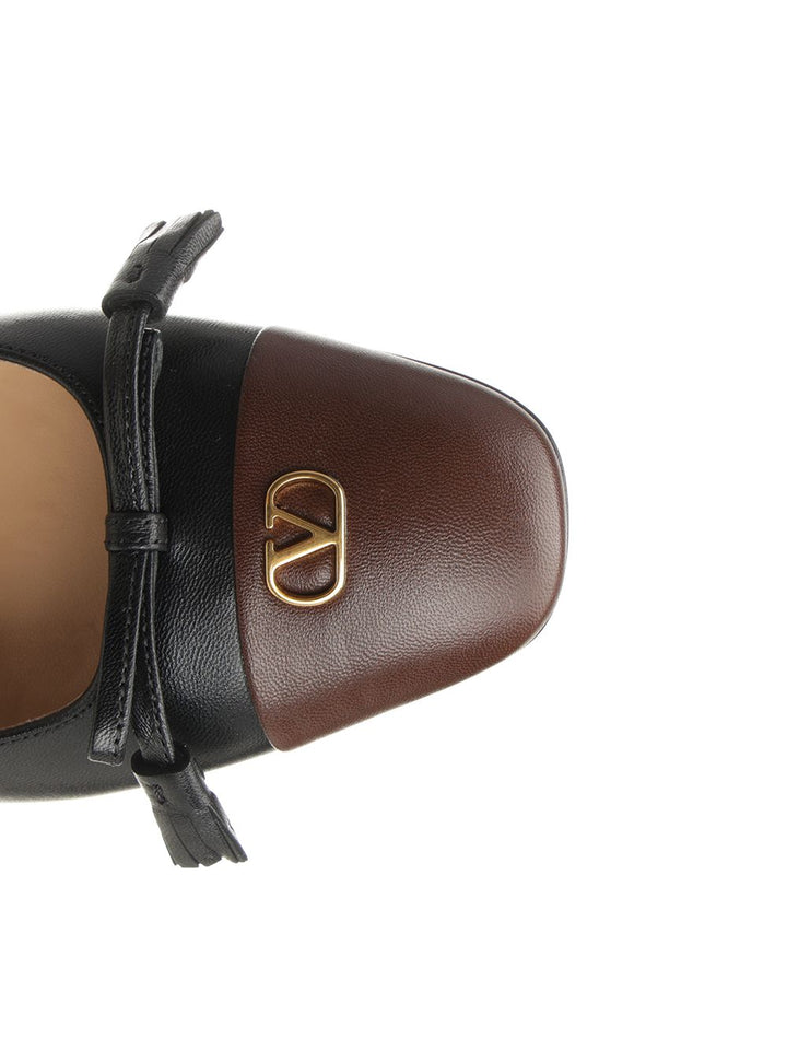 Valentino Garavani Valet Du Roi Pumps - Black | c0851e5d50a55d323b25430603160c3c69b05972