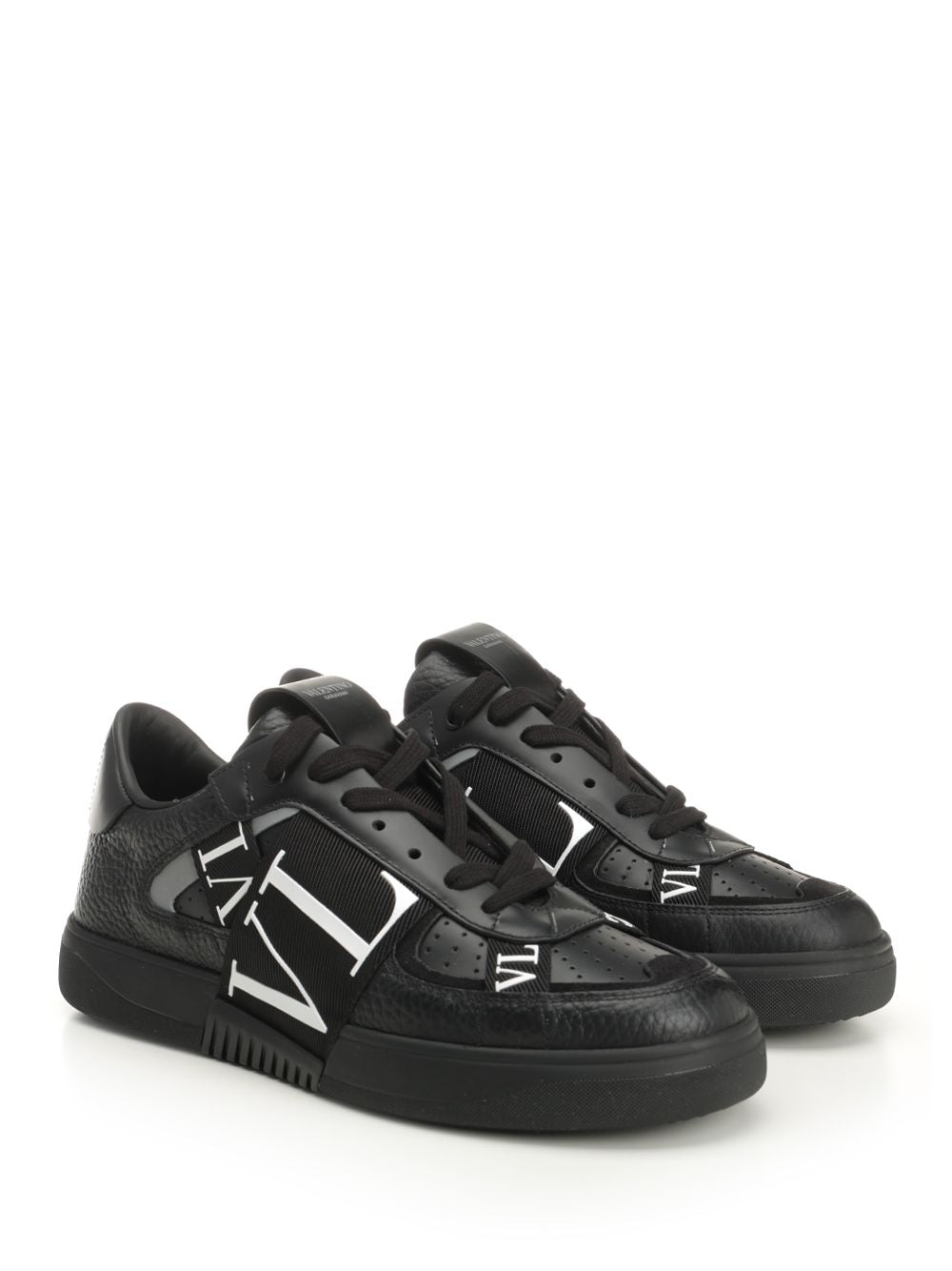 Valentino Garavani Vl7n Sneakers - Black | c0b0480e3c4441ba2128750cf1a00f442ef23dfe