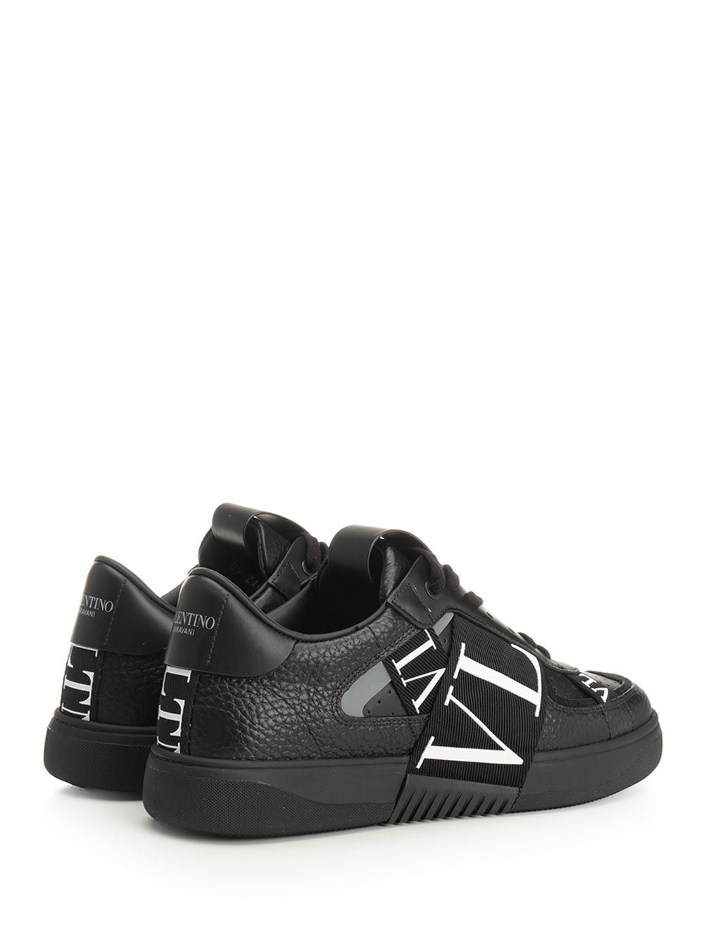 Valentino Garavani Vl7n Sneakers - Black | 74d434ed7c694eb1c0982413e51d964f0fce73ad