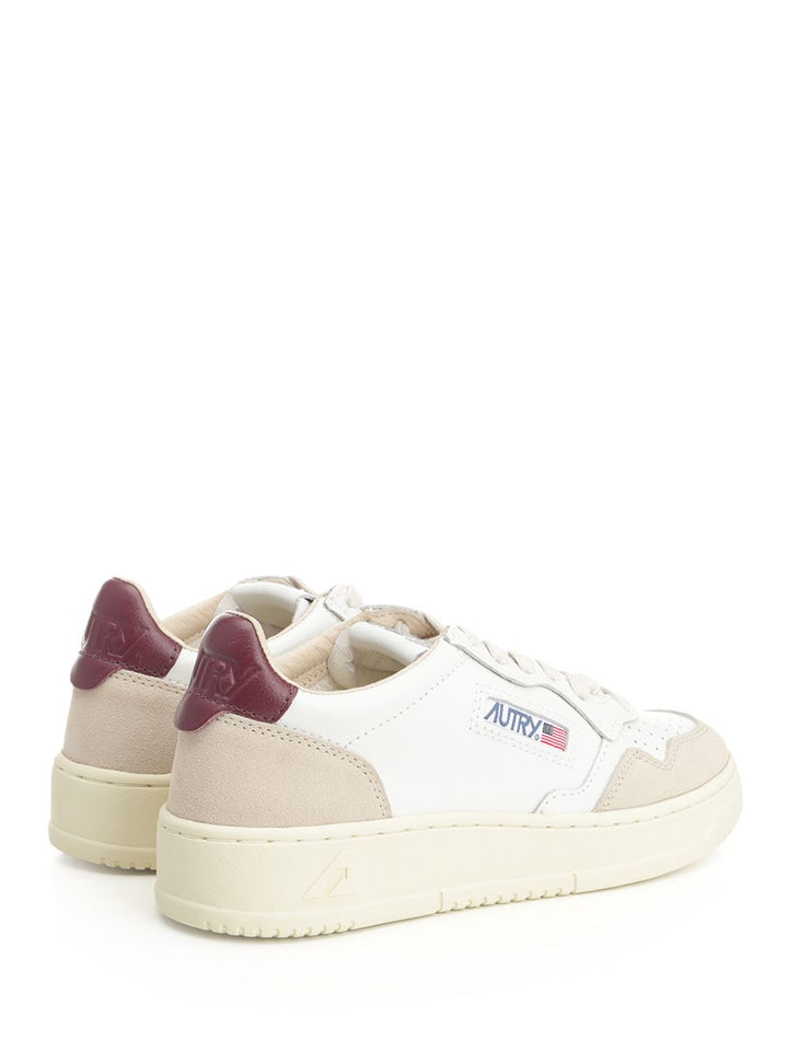Autry  Medalist Low Sneakers - White | 890ae0c5f953870dfe6a4373cecb02e0024db8d3