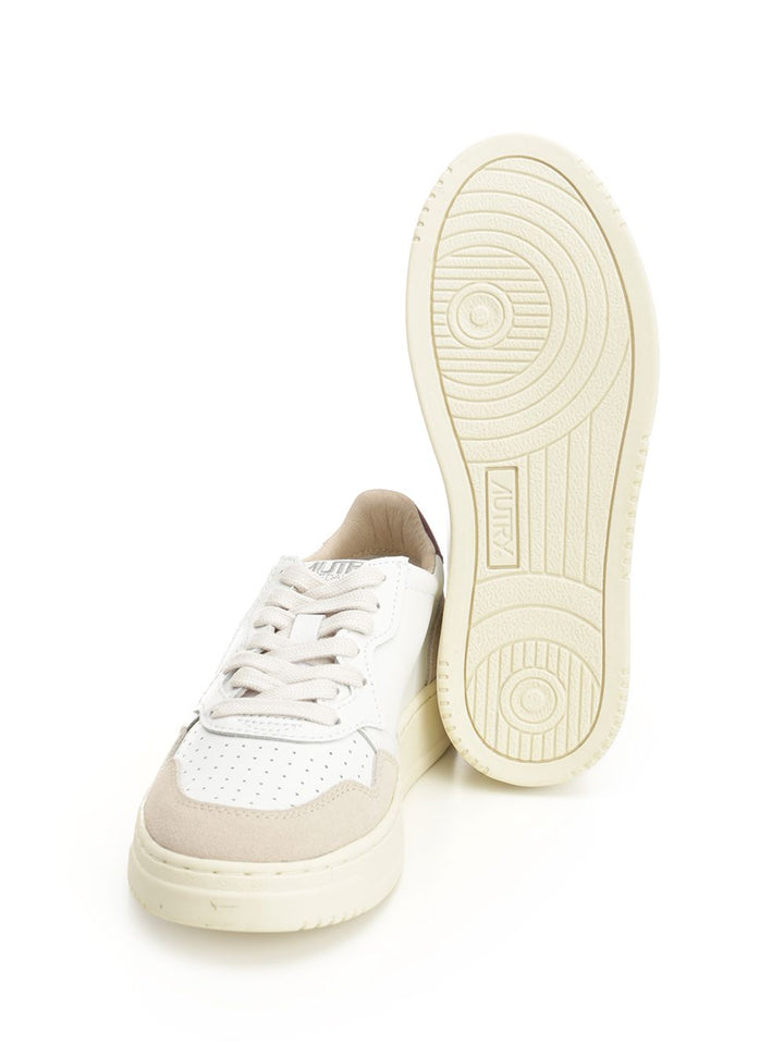 Autry  Medalist Low Sneakers - White | 7a1eba62471829199f3b7d0c1f224711c48acced