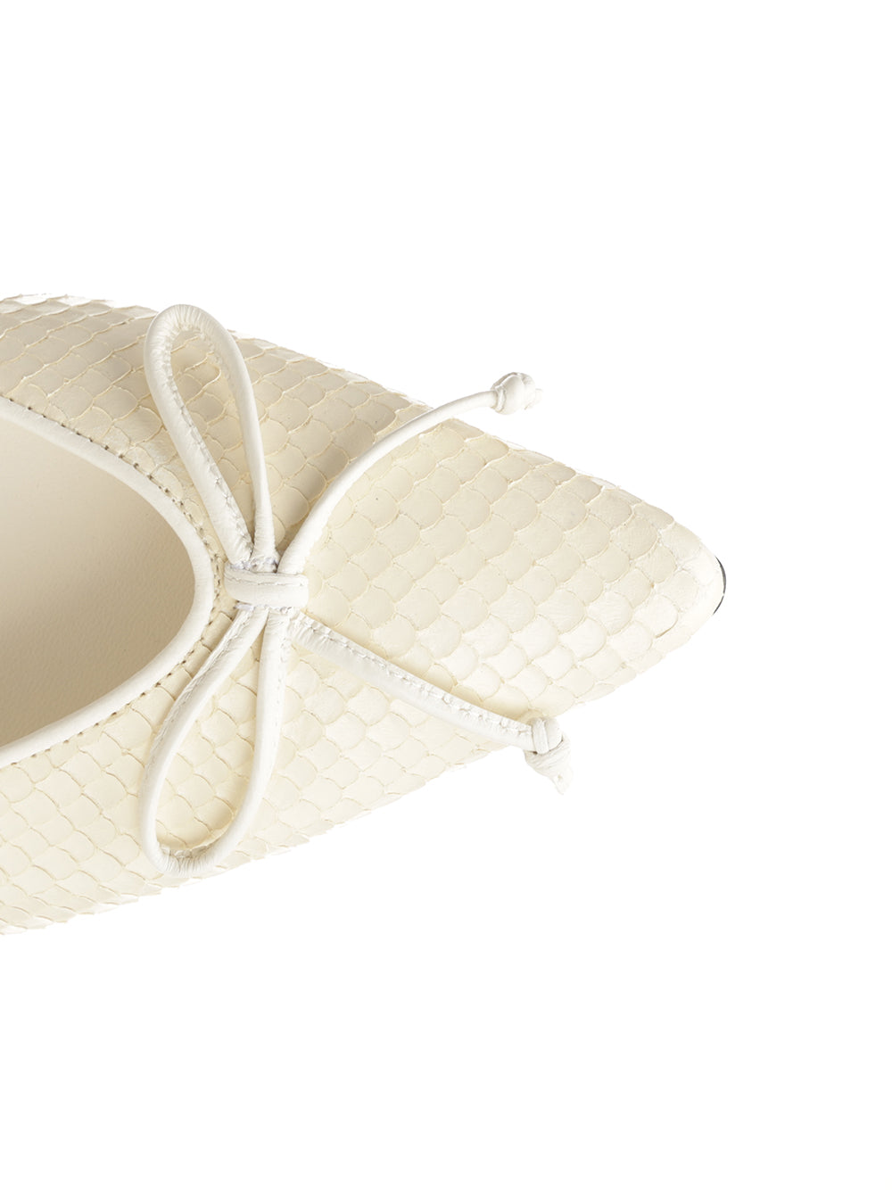 Jacquemus Tourni Décolleté Pumps - White | bffce8060bf20fd5979f9b616dd643f5cb4023c4