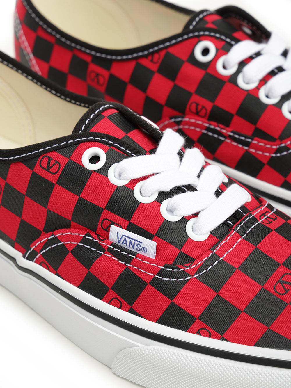 Valentino Garavani Valentino Garavani X Vans Low-Top Sneaker Sneakers - Black | d0346449c6f84c236f9b9e8761a71f807e69b594