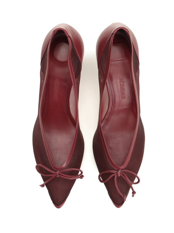 Jacquemus Décolleté Tourni Pumps - Bordeaux | 624fff195e9a9ff2f81a6ab1e3ca80a8b20e86ec