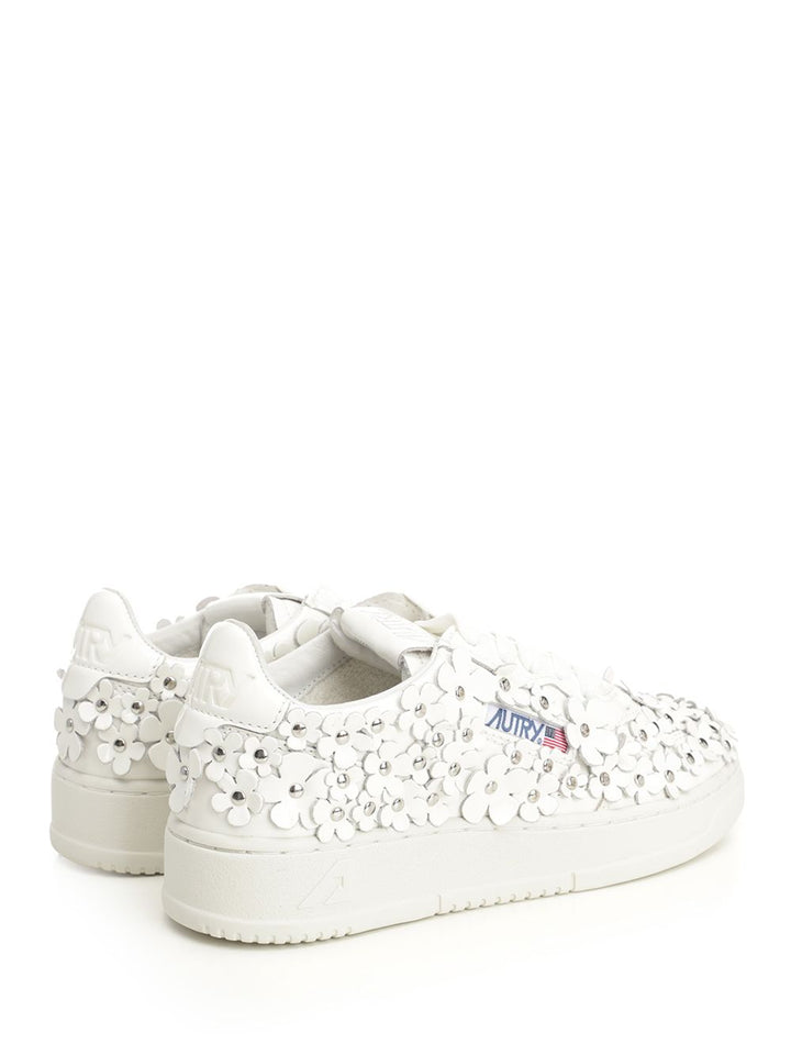 Autry  Medalist Low Sneakers - White | ce4003f7ac744dfef0bb6666e1197e8127959a78