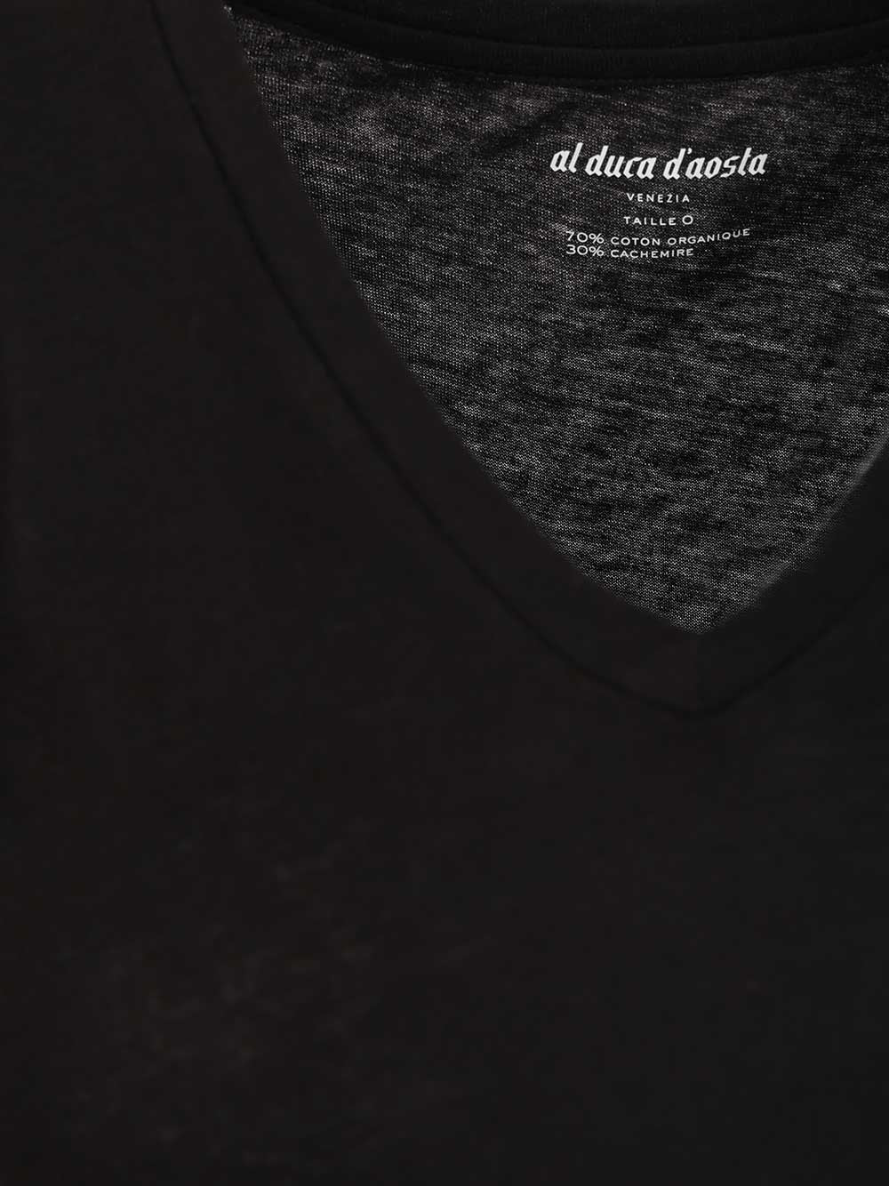 Al Duca D'Aosta V-Neck T-Shirt - Black | 8201b90548199733ea412b53d204e114c2c00532